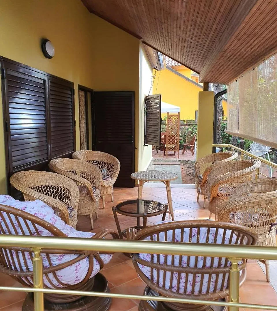 Villa Vila 23 Qerret Golem  Albania